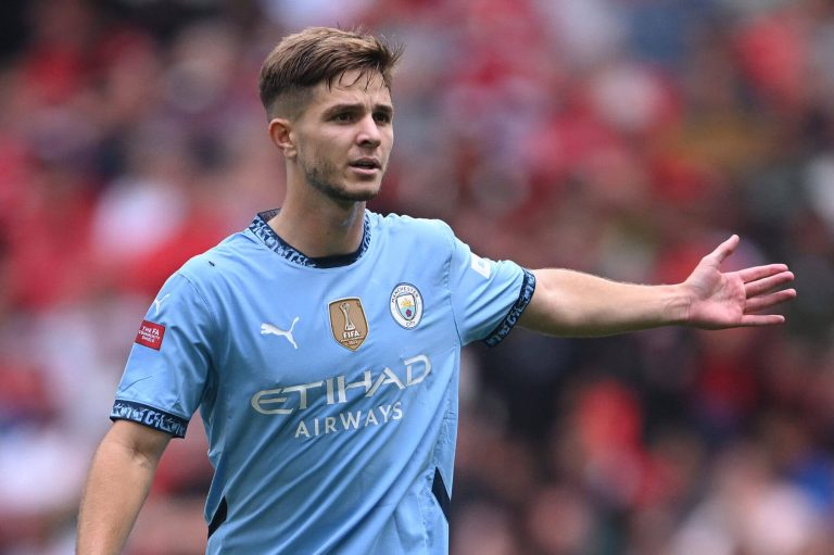 McTee: Ik moet nog beslissen over mijn toekomst bij Man City