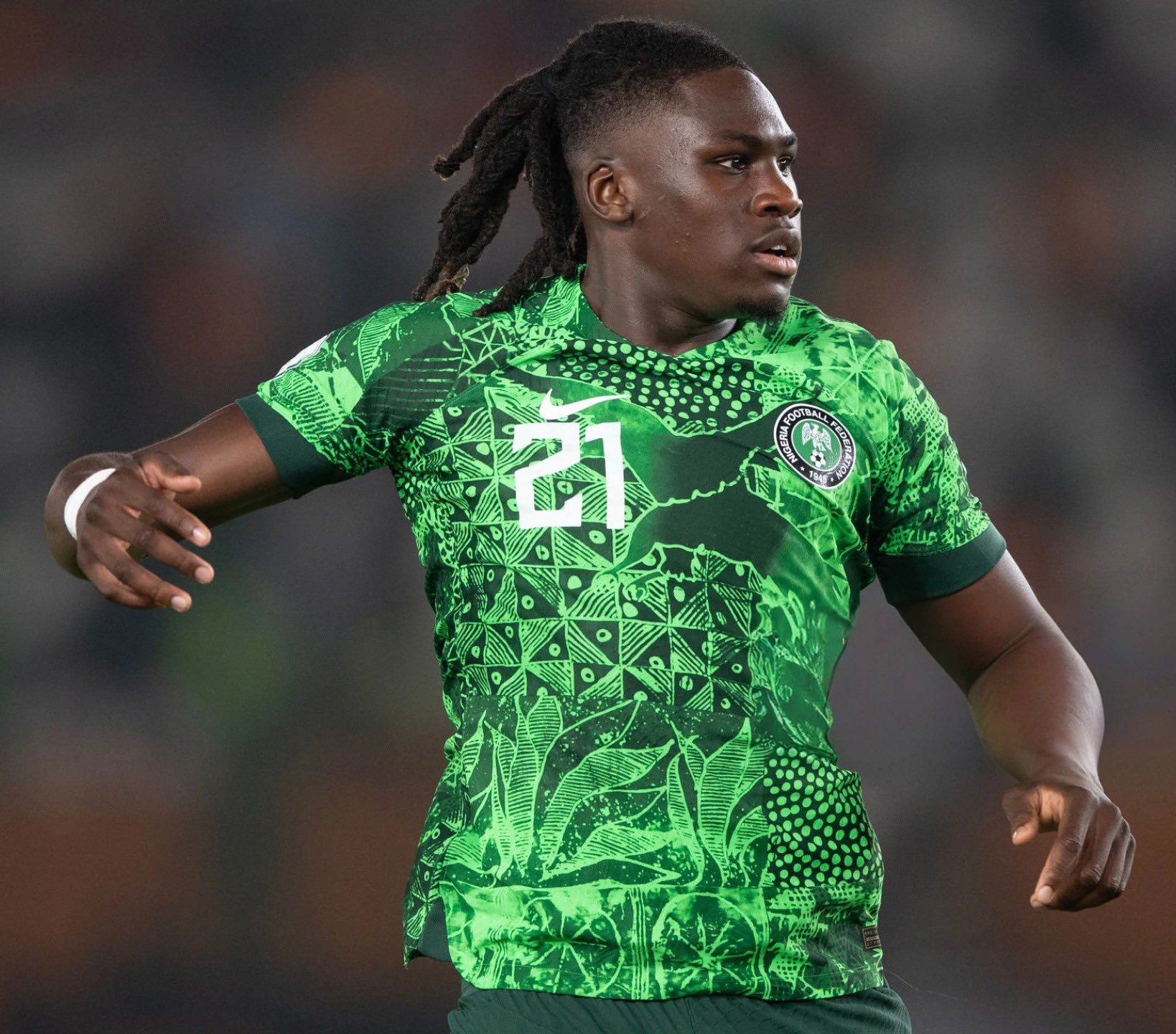 NFF veroordeelt racistisch misbruik tegen Bassey