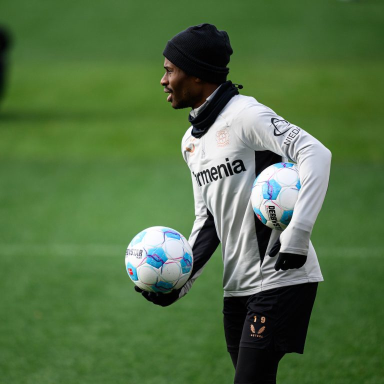 Alonso bevestigt dat Tella fit is om tegen St. Pauli te spelen