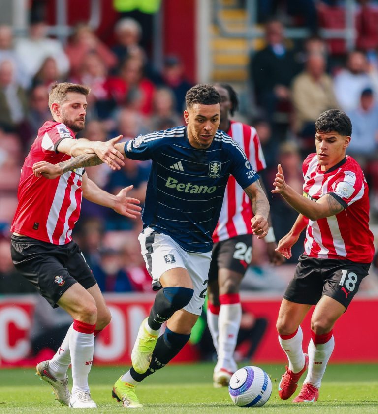 Aston Villa maakt Premier League geschiedenis met 3-0 overwinning op Southampton