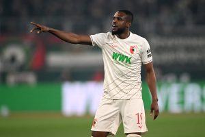 Augsburg Coach spreekt over verrassing van Onyeka's afwijzing voor Super Eagles
