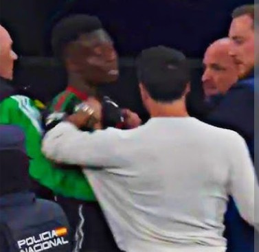 Carvajal riskeert UEFA-schorsing na confrontatie met Saka tijdens rust van Madrid tegen Arsenal.