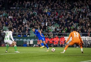 Europa League: Coach van Athletico Bilbao waarschuwt voor 'gevaarlijke speler' Dessers