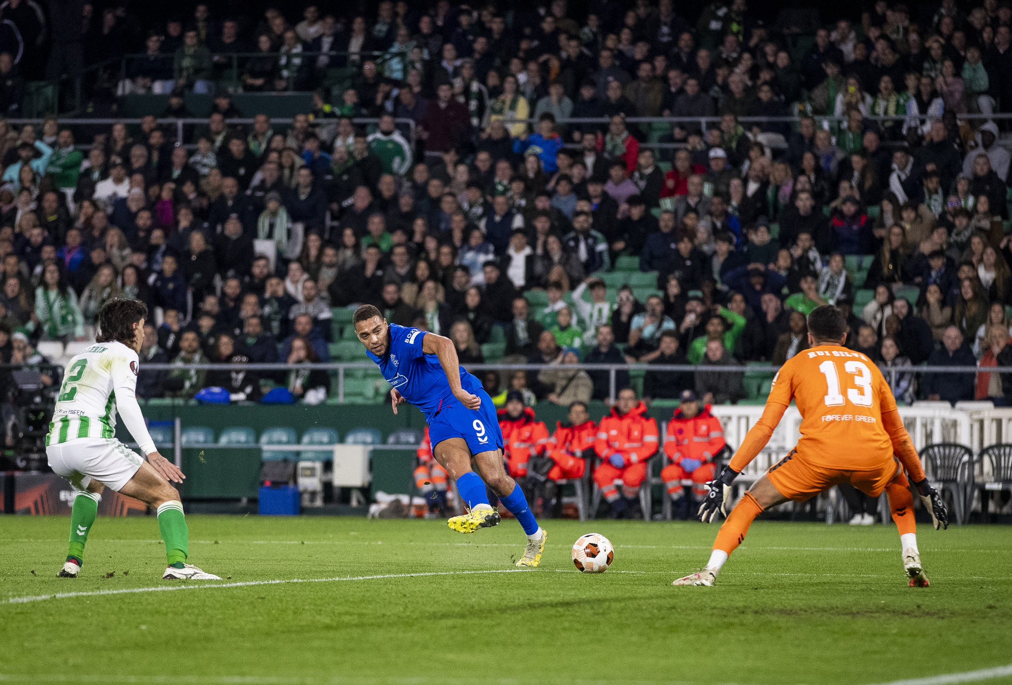 Europa League: Coach van Athletico Bilbao waarschuwt voor 'gevaarlijke speler' Dessers