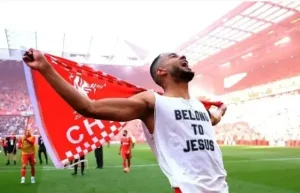 Gakpo riskeert straf van FA voor viering tijdens titelwinst Liverpool