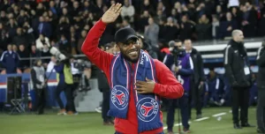 Ik gedroeg me als een oudere broer voor Ronaldinho bij PSG - Okocha