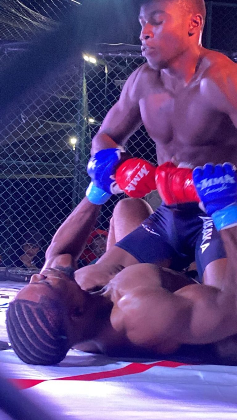 Knockouts en submissions domineren Battle Of The Hood MMA-toernooi