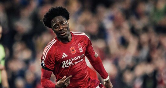 Liverpool bereidt zich voor op een transfer van Aina