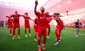 Liverpool verslaat Tottenham en wint 20e Premier League-titel