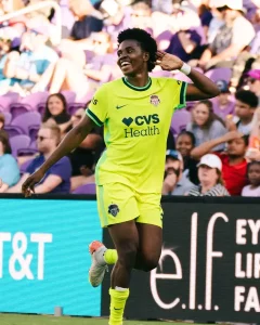 NWSL: Gift Monday scoort winnende goal voor Washington Spirit tegen Orlando Pride