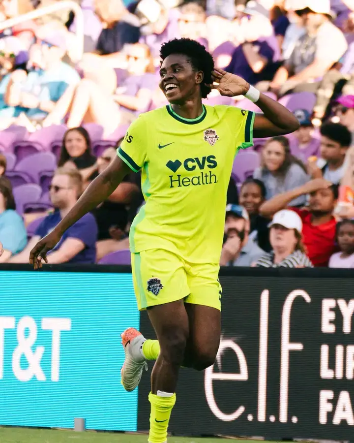 NWSL: Gift Monday scoort winnende goal voor Washington Spirit tegen Orlando Pride