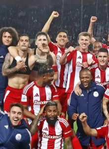 Onyemaechi wint Griekse Super League titel met Olympiacos