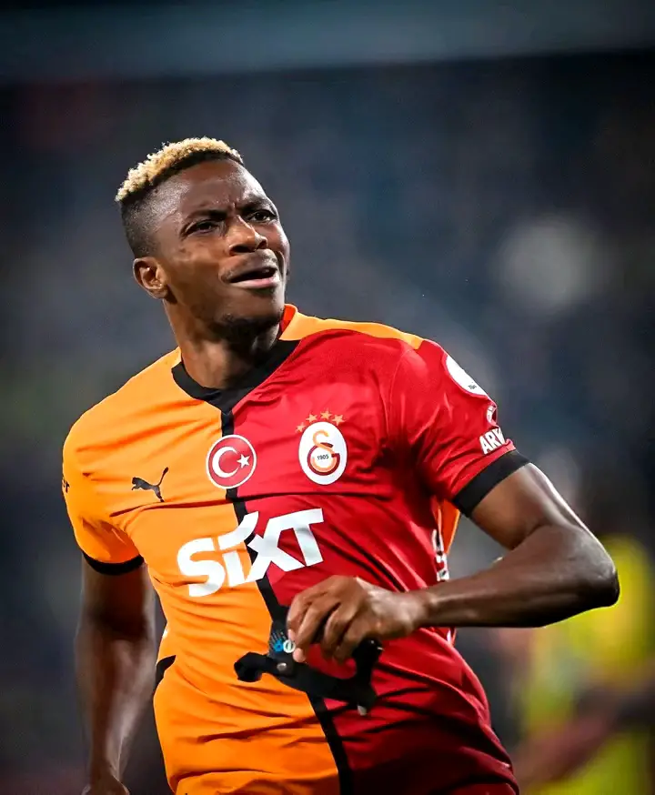 Osimhens dubbele doelpunt stuurt Galatasaray naar de halve finales van de Turkse beker