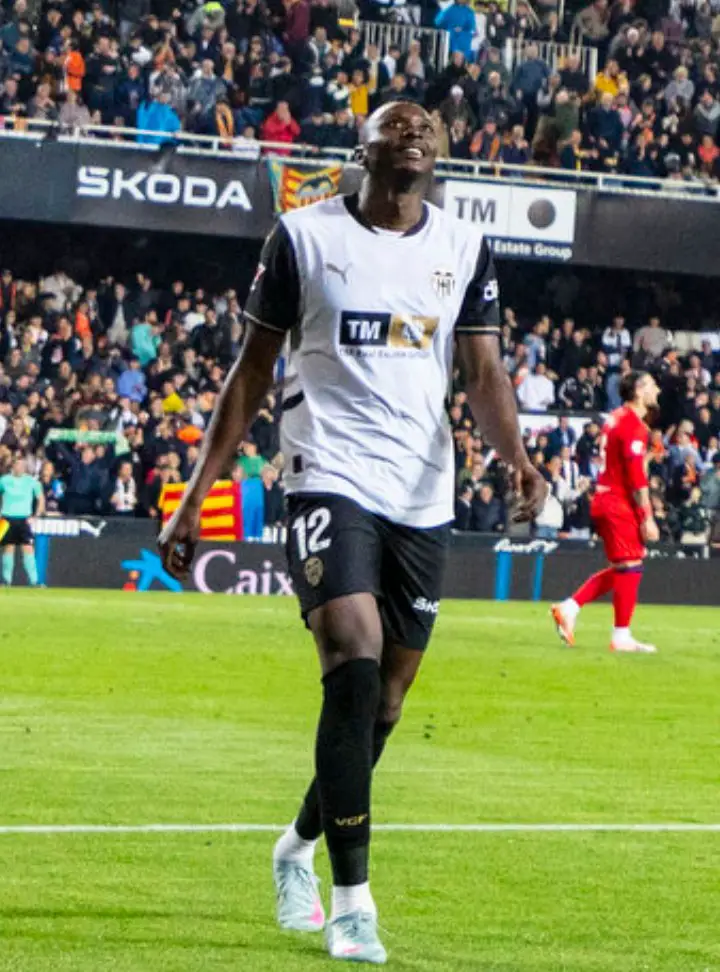 Sadiq en Ejuke schitteren terwijl Valencia Sevilla’s verliesreeks verlengt