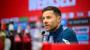 Vertegenwoordiger van Xabi Alonso voert opnieuw gesprekken met Madrid over trainersfunctie