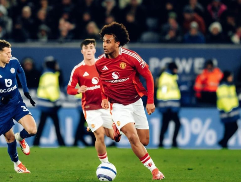 Zirkzee uitgeschakeld voor de rest van het seizoen met hamstringblessure: klap voor Man United