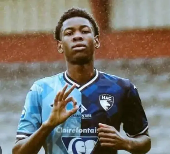 Manchester United gaat akkoord met deal om 18-jarige spits te tekenen