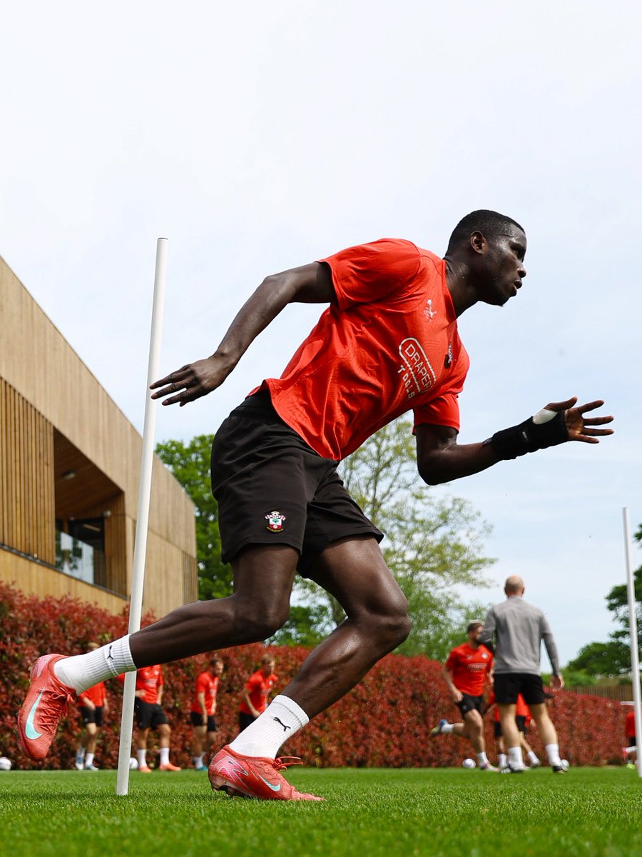 Southampton Coach verklaart dat Onuachu fit is om tegen Leicester City te spelen